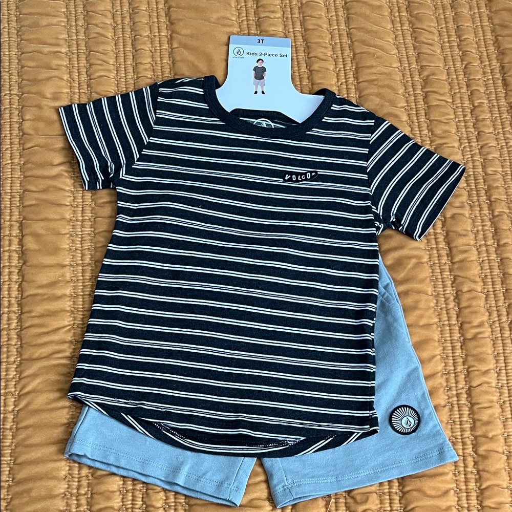Black/White/Grey Toddler Volcom Set